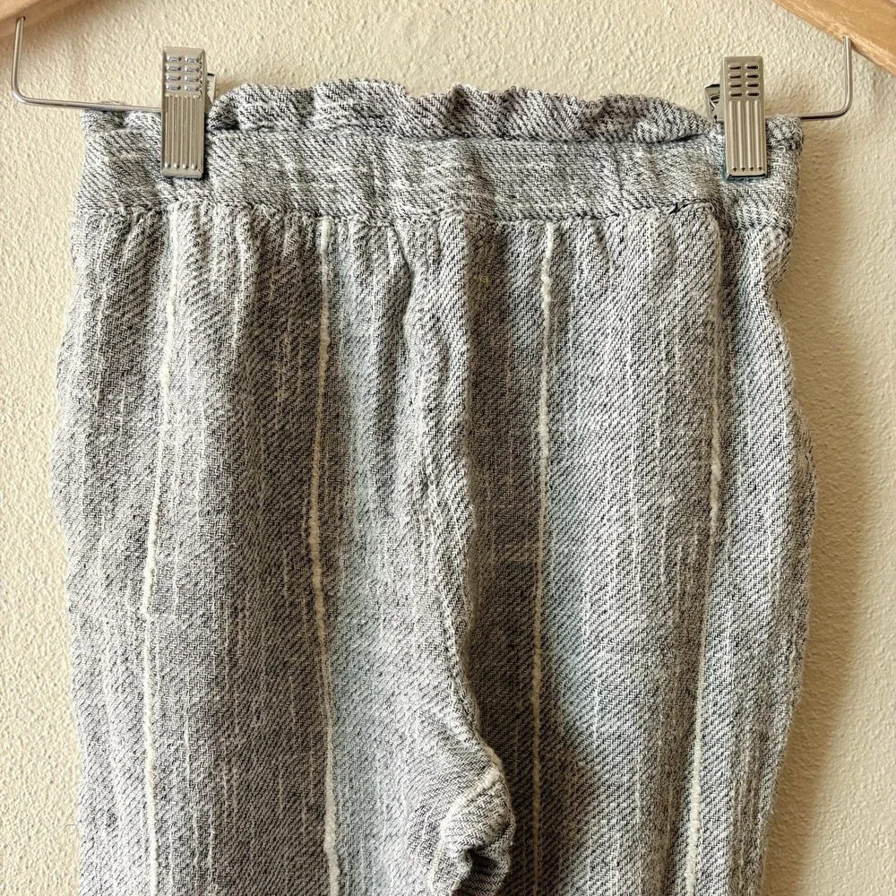 Free People Cotton Blend Gray Cropped‎ Pull On Pants